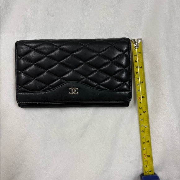 CHANEL Black Quilted Wallet with Silver Logo - Picture 13 of 14